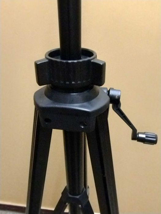 Statyw do lasera budowlanego