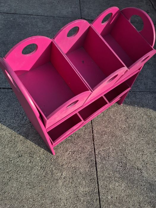 Armário de brinquedos com caixas amovíveis