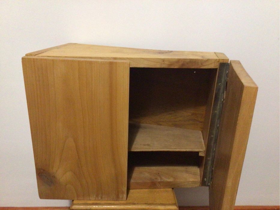 Підвісна шафа  для  аптеки, парфум., космет. вис. 32см..