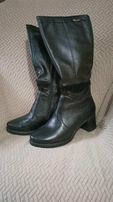 Продаю сапоги кожаные зимние новые