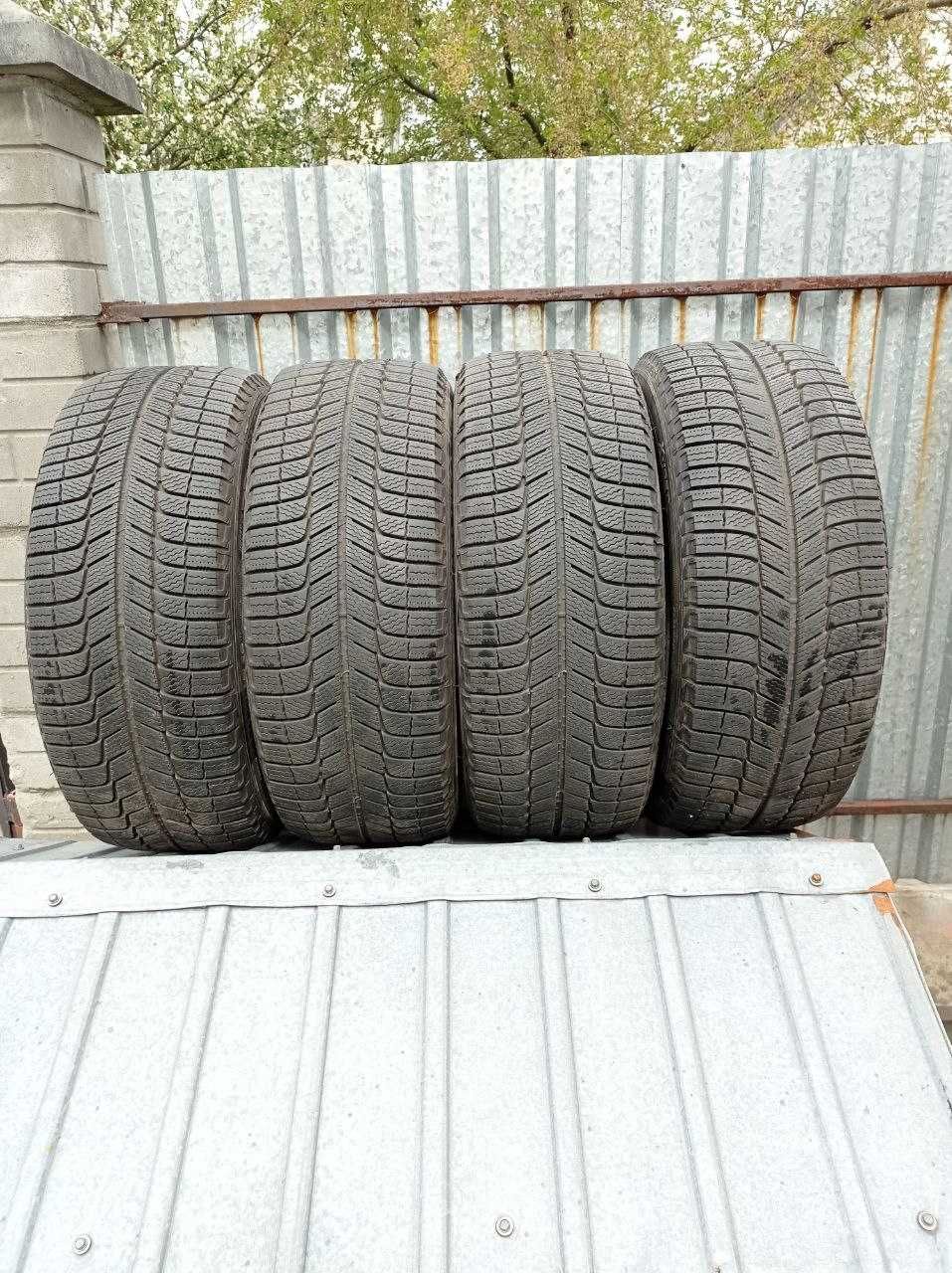 Резина M+S MICHELIN 235/45 R18: 2 500 грн. - Автошини Львів на Olx