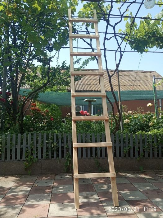 деревянная лестница стремянка