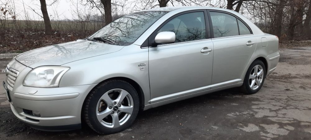 Продам Toyota avensis
