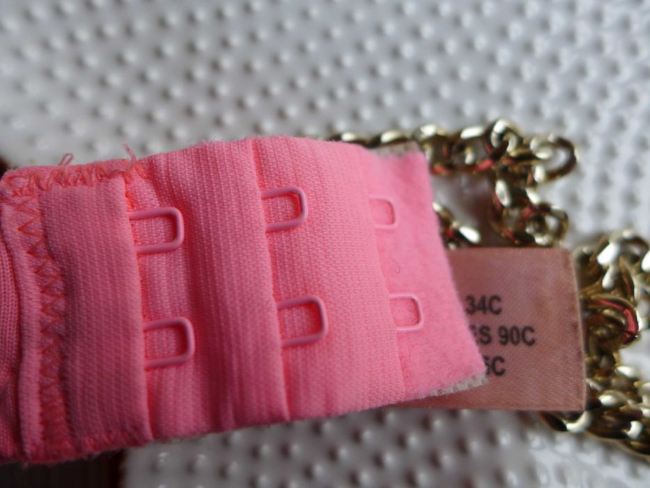 Romantyczny i wygodny biustonosz stanik 75B 75C markowy HUNKEMOLLER