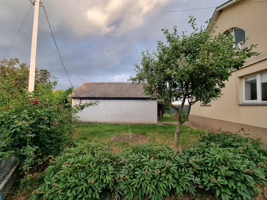 Будинок біля озера, с. Слобода Черкаського району