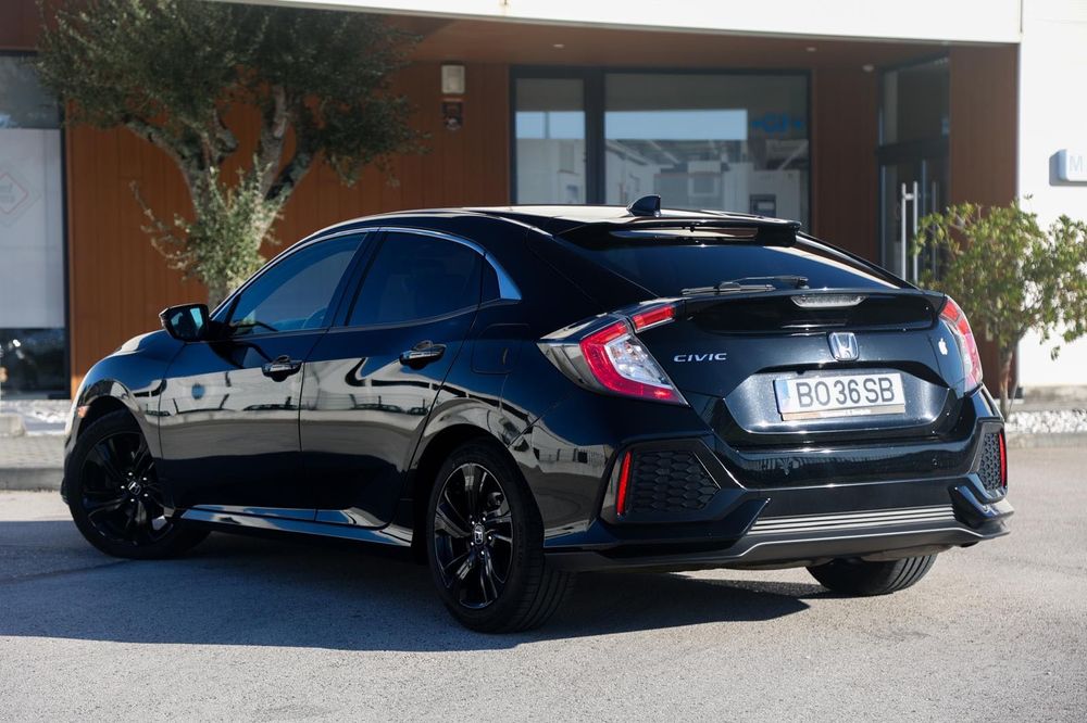 • Honda Civic 1.6 i-DTEC