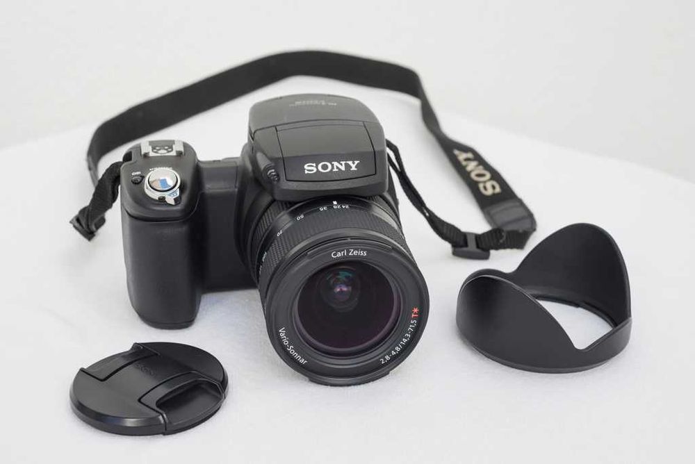 Máquina fotográfica Sony DSC-R1