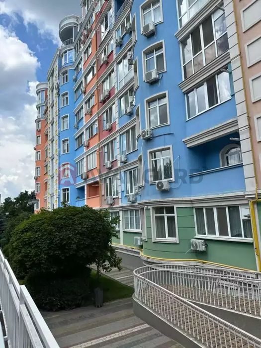 Продам 3 к кв Подземный паркинг цена 100 000$