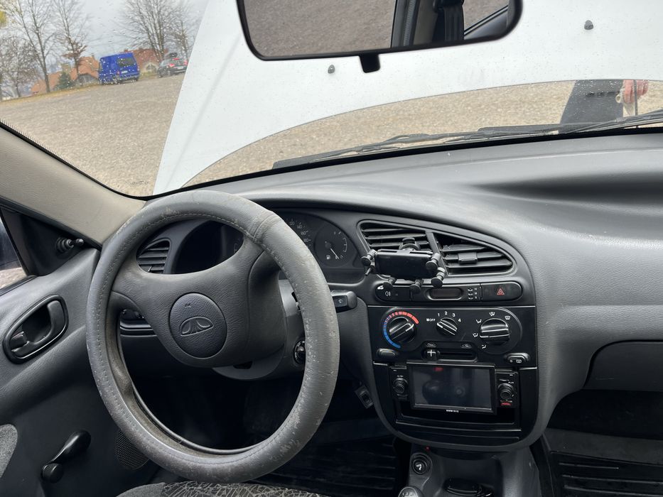 Автомобіль Daewoo Sens