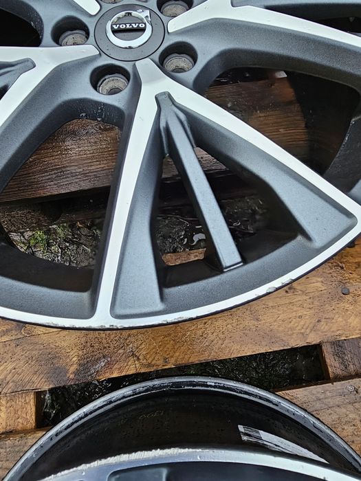 4x Felgi aluminiowe Volvo 5x108 19"