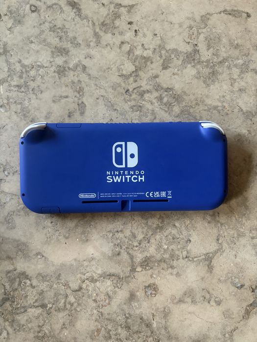 Nintendo Switch Lite Azul + 2 jogos (opcional)