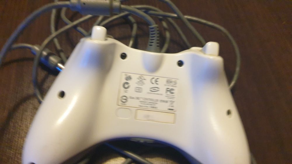 Sprzedam oryginalny pad do Xboxa 360