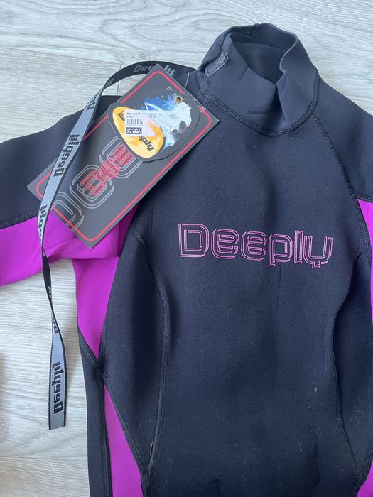 Fato surf mulher deeply por estrear