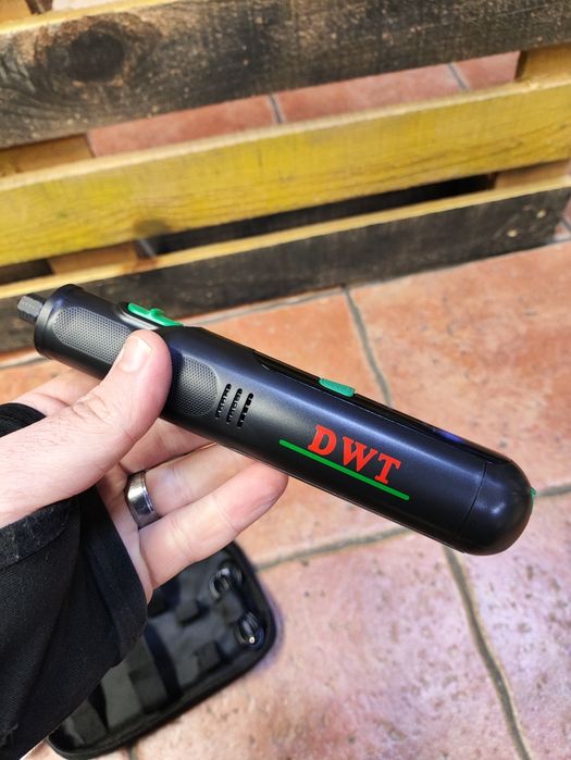 Гравер аккумуляторный DWT AGSP-07 TB/LiON/30тыс.об/USB/+насадки/чехол