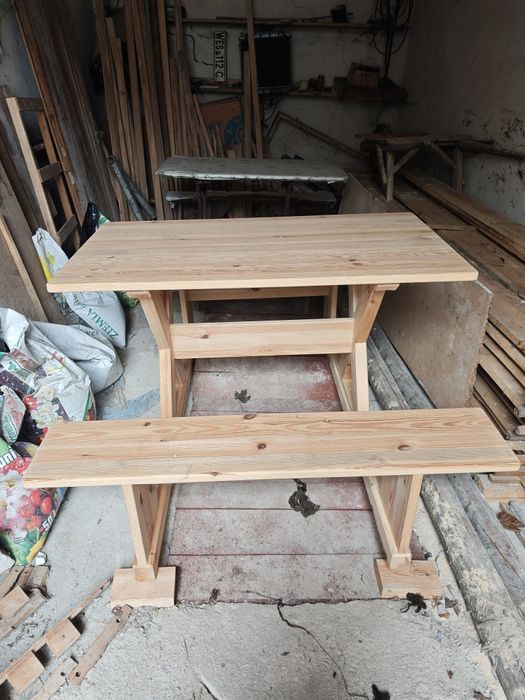 Solidny stół ogrodowy z ławkami 130 cm – Nowy, stan surowy