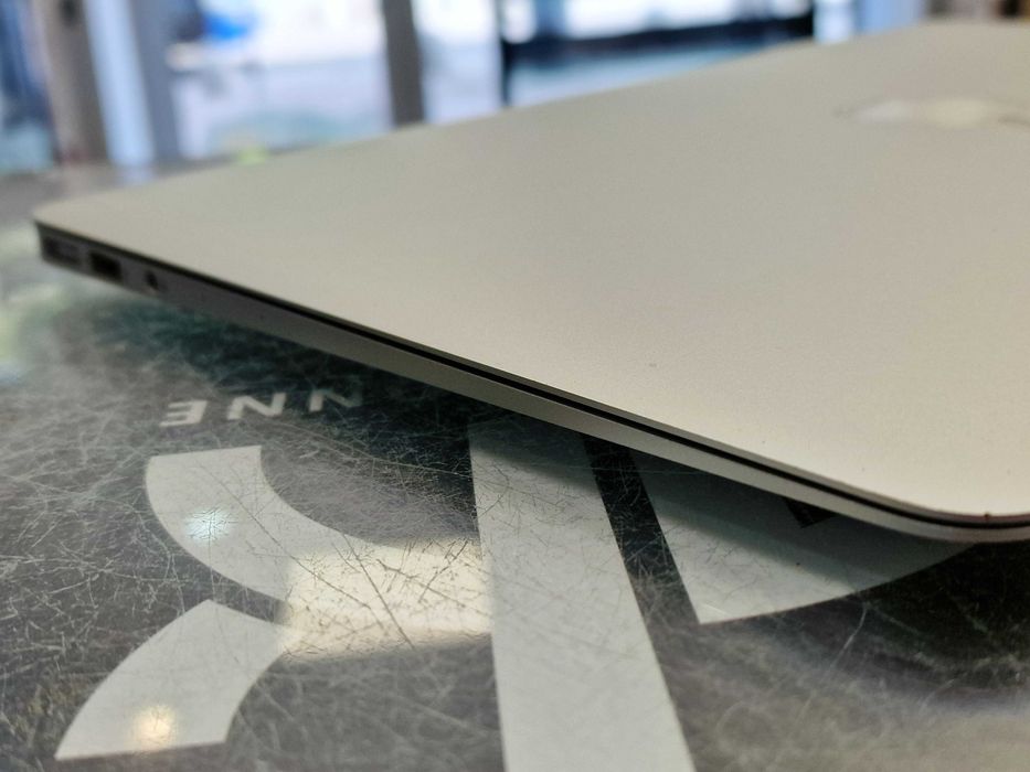 Macbook Air 13 2017/ i5 1.80 GHz/ 8GB/ 128GB/ Bateria serwis