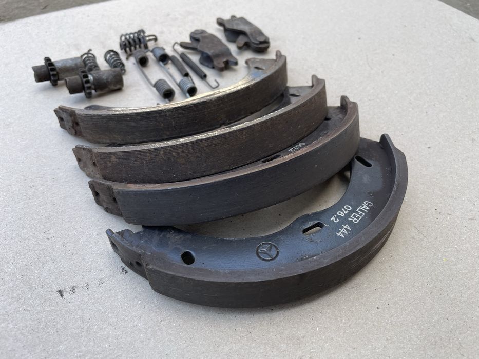 Колодки ручника на VITO-VIANO W 639