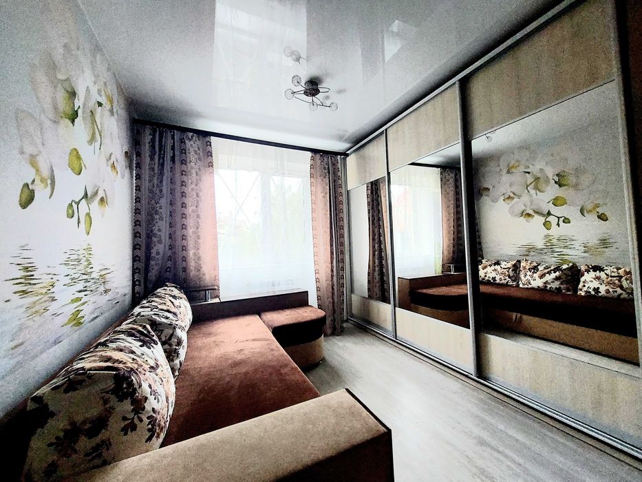 метро Дорогожичі,вул.Рилеева 25. Подільский район.