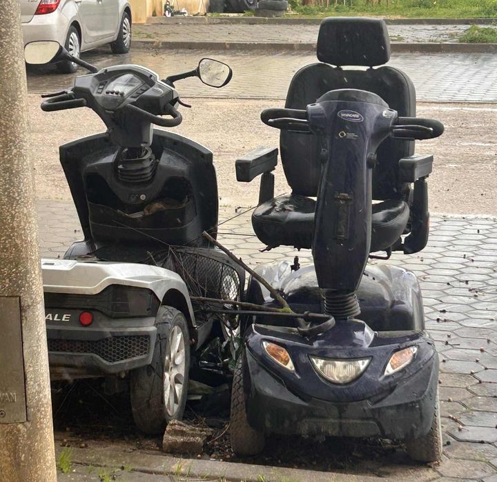 Vendo para sucata ou arranjo próprio.