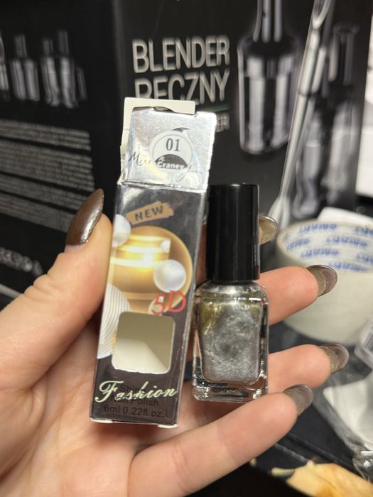 Lakier do paznokci  01