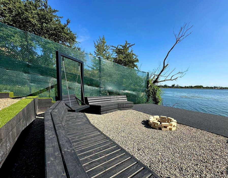 Будинок для відпочинку чи бізнесу на березі водойми_M