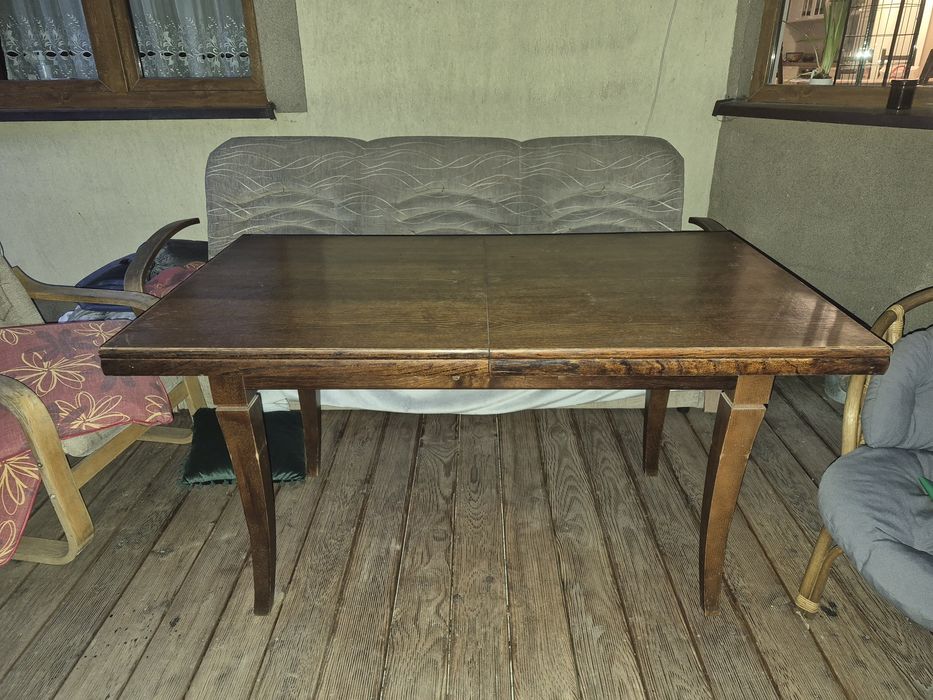 Stół jadalniany brązowy