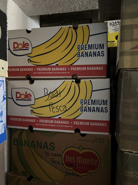 Caixas cheias de velharias .