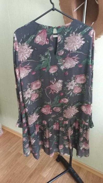 Красива, невагома, шифонова сукня