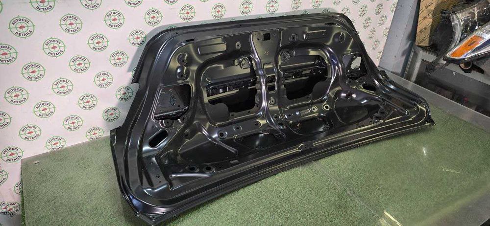 Кришка багажника TOYOTA CAMRY  XV80 Тойота Камрі ляда 80ка багажнік