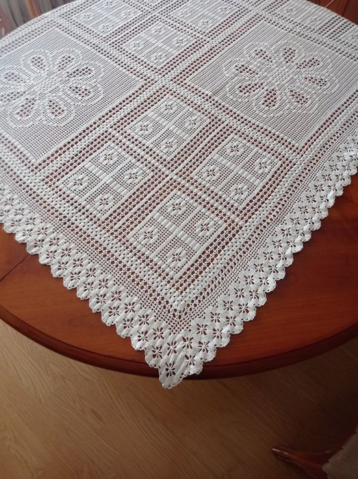 Toalha de mesa de renda manual