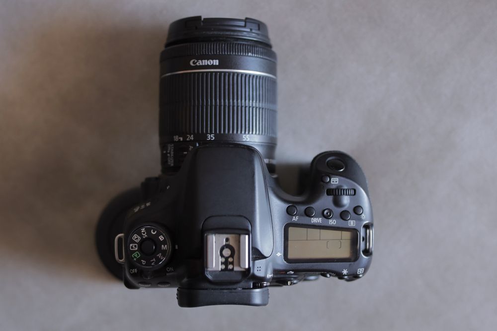 Canon 70D + 18-55mm IS