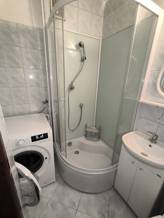 Mieszkanie na 1 piętrze , odświeżone wnętrze .