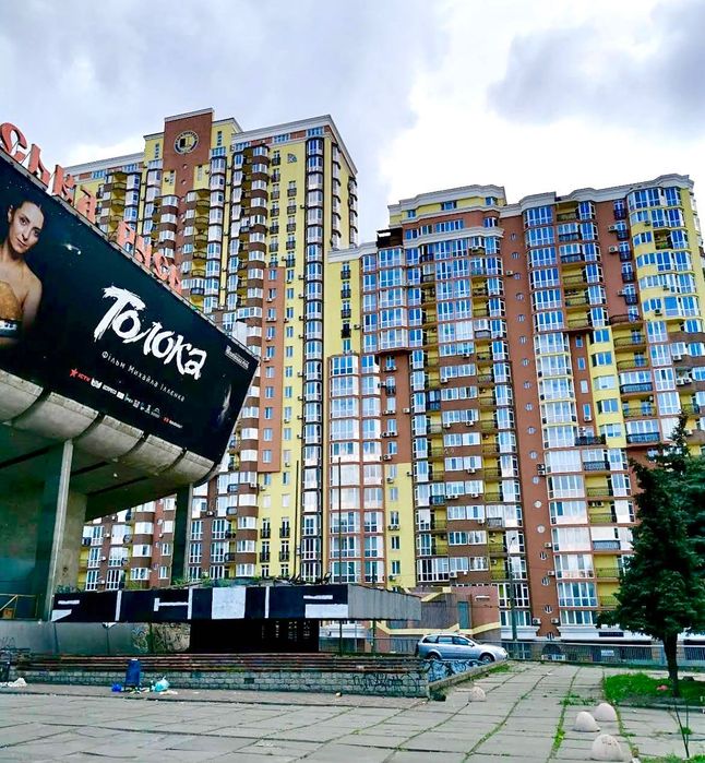 Без комісії, квартира площею 70 кВ.м., два балкони, гардеробна, меблі