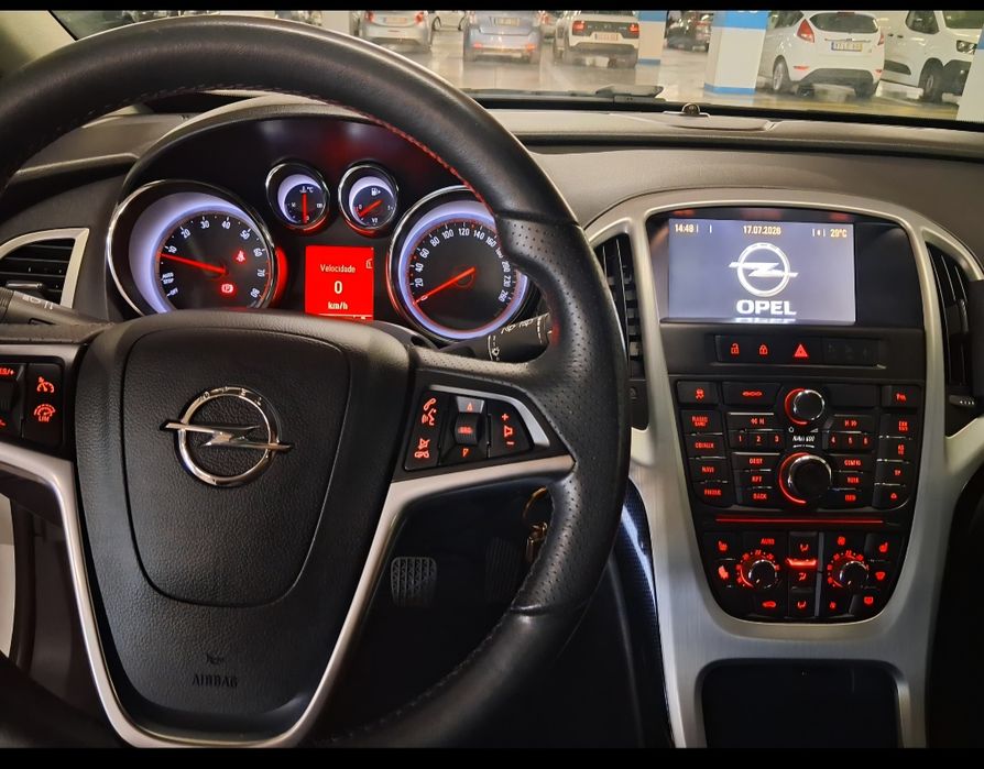 Opel Astra GTC — fotografia 7