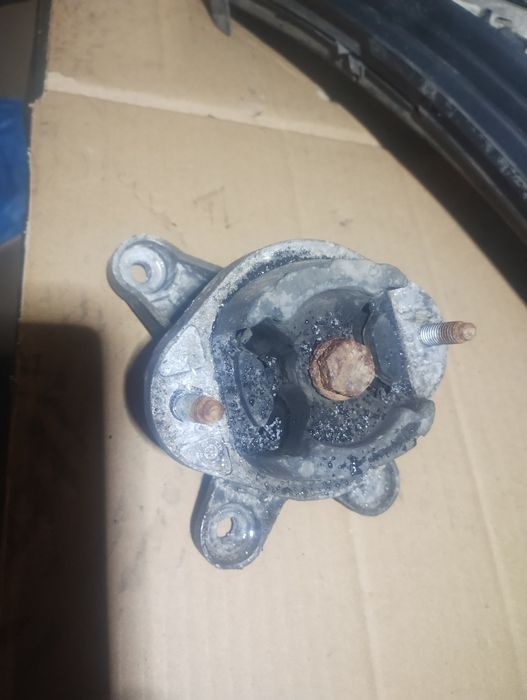 Poduszka skrzyni biegów audi a4b6