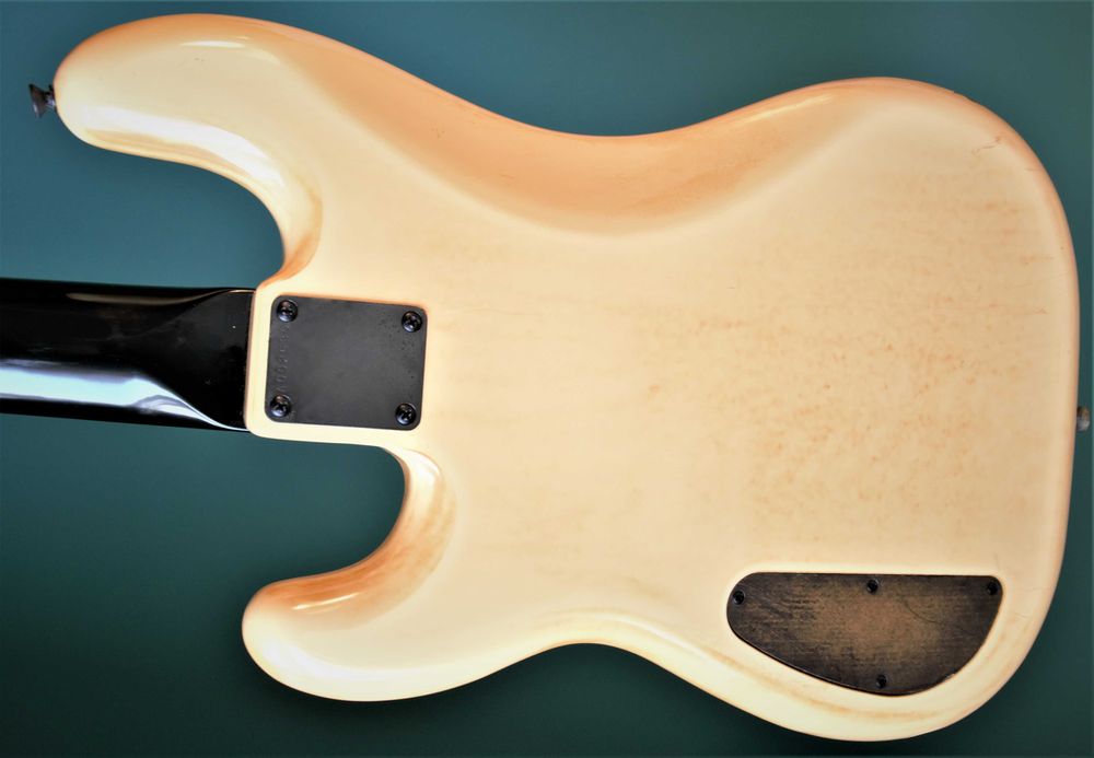 FENDER Precision bas  made in japan