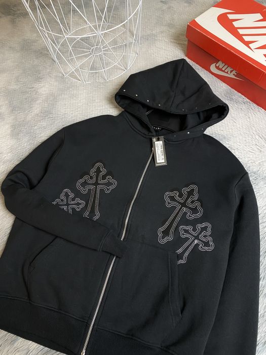 Продам черную зипку худи с крестами Boohoo