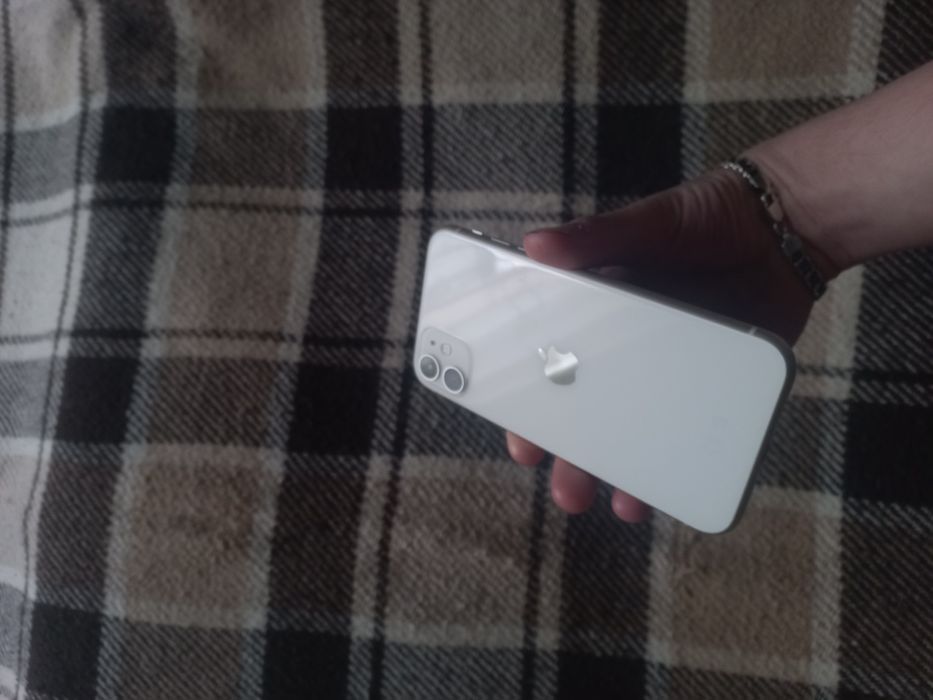 продам айфон 11 на 64 Гб,НЕВЕРЛОК