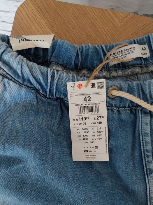 Jeansy damskie House