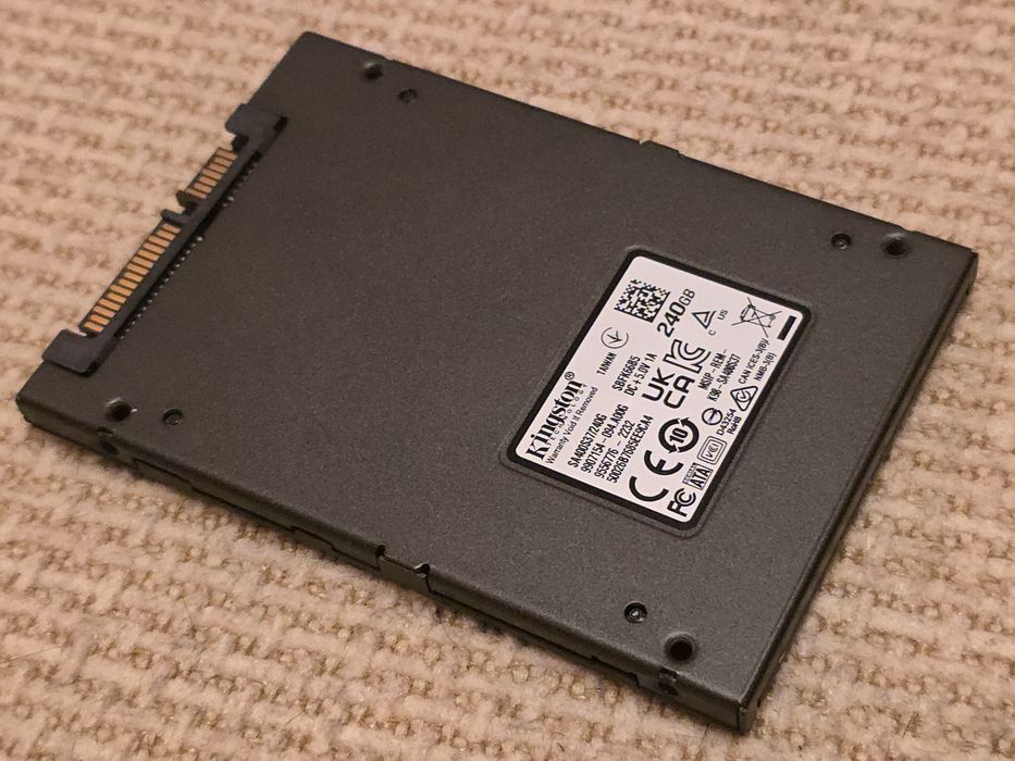 240gb SATA SSD Kingston <300ч