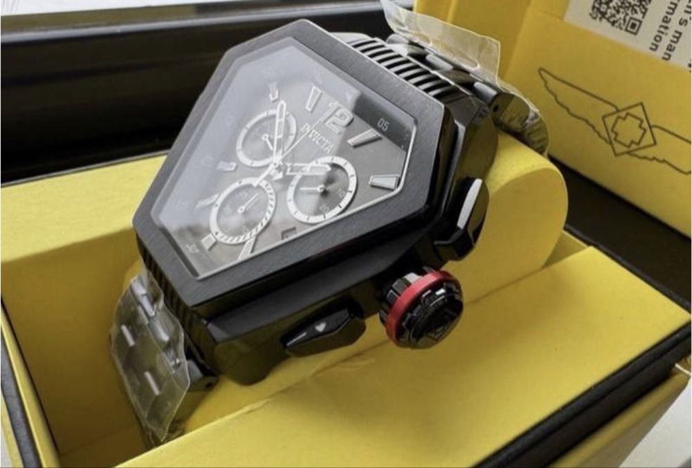 Швейцарський чоловічий годинник Invicta