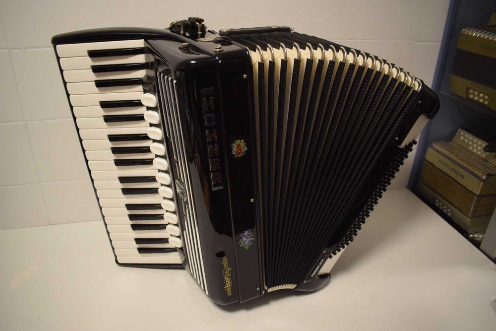 Acordeao Hohner Favorit IV P 4 Voz 96 Baixox, N . 257
