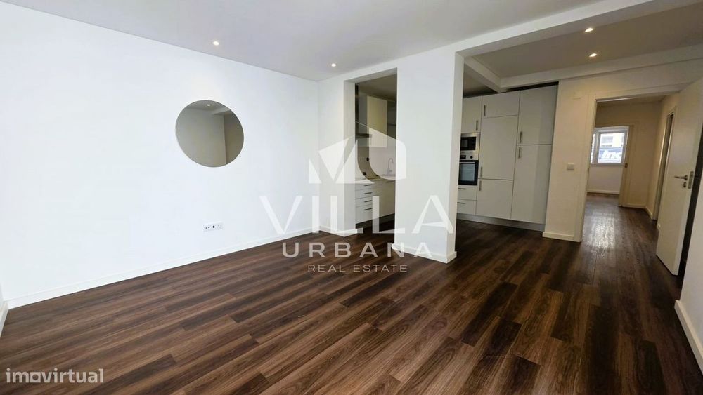 Apartamento T2 c/ Espaço Exterior localizado no Centro de Almada