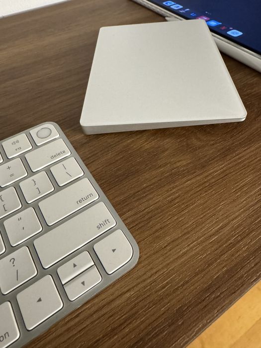 Apple Magic Keyboard Apple Magic Trackpad  Touch ID