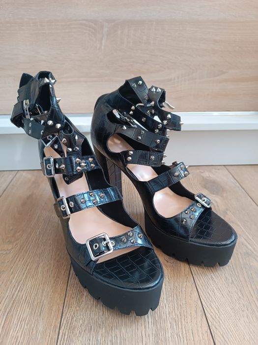 Czarne wysokie gladiaroki na obcasie rozmiar 46