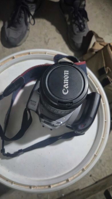 Máquina fotográfica Canon EOS