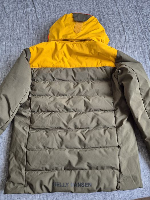 Пуховик,курточка Helly Hansen 152 см