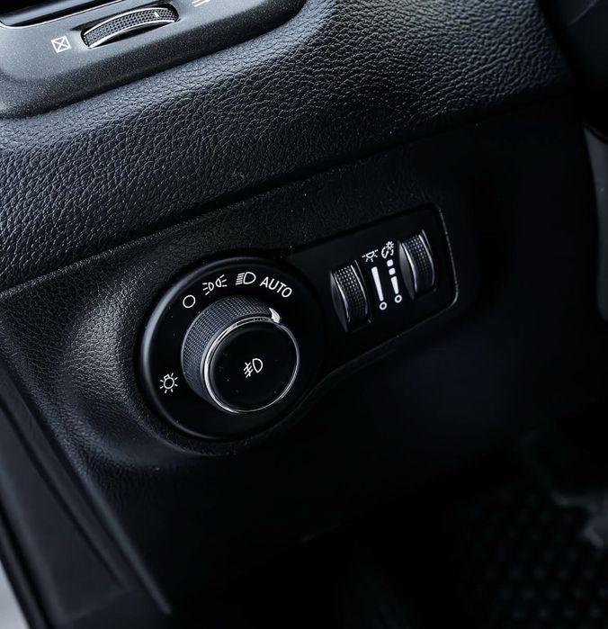 Продам машину jeep compas trailhawk