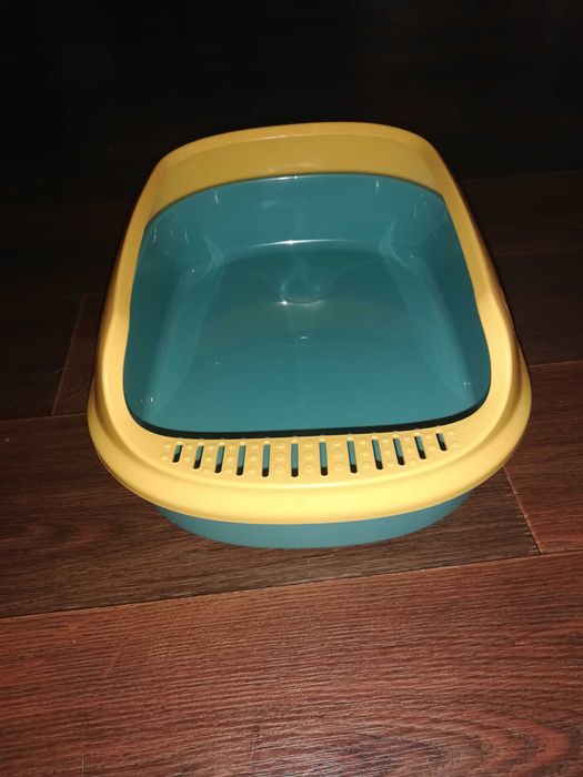 Туалет для котів напівзакритий