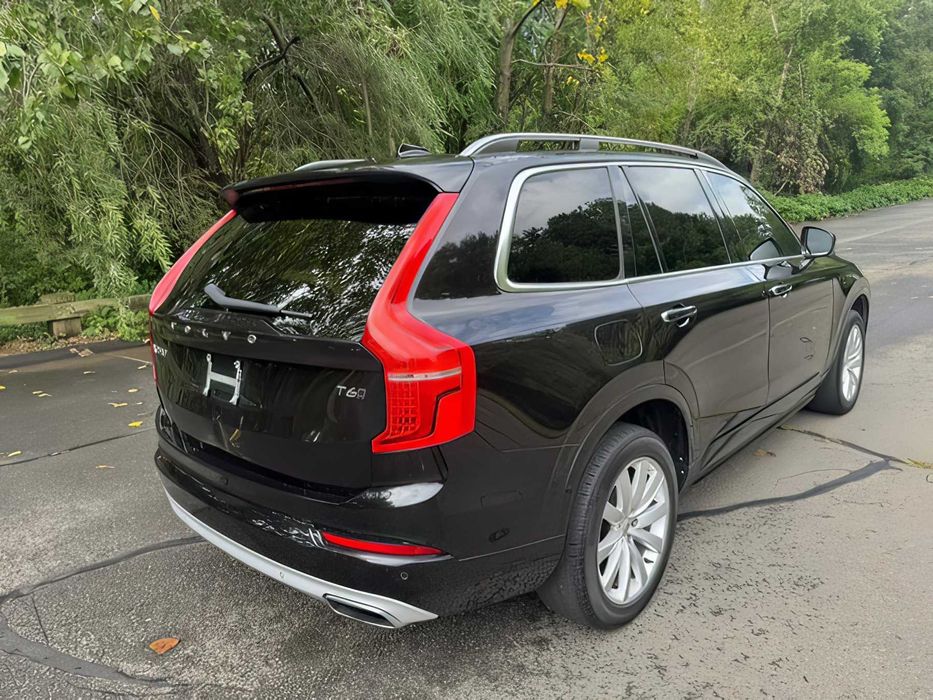 Volvo XC90      2017